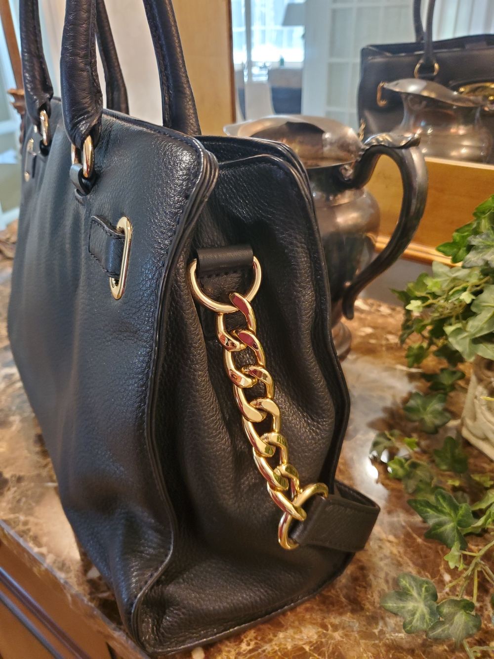 1-DAY FLASH SALE!! Michael Kors LARGE Hamilton East West Tote w/Gold Hardware - Picture 11 of 16